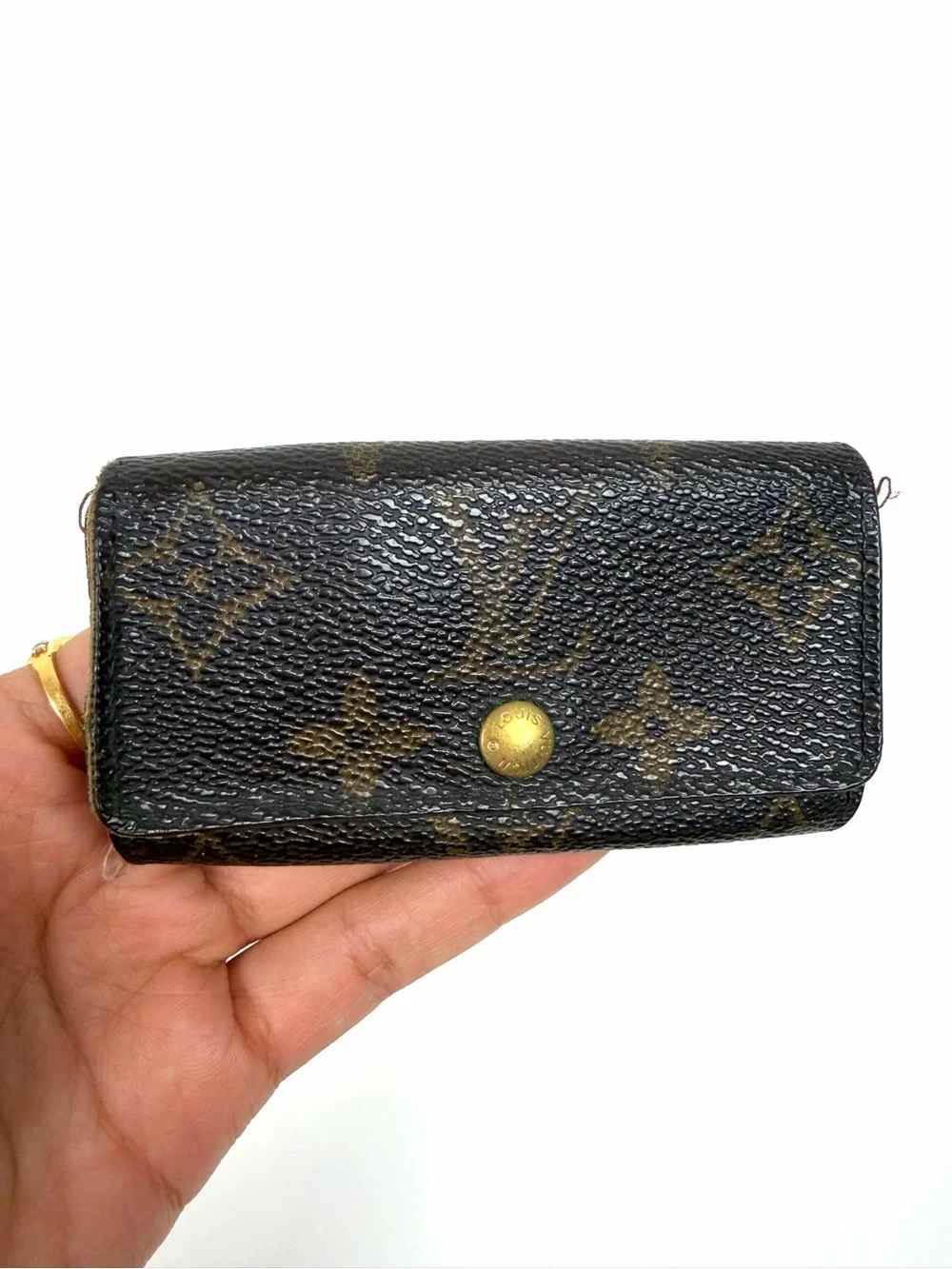 Authentic Louis Vuitton Monogram 4 Key Holder Case